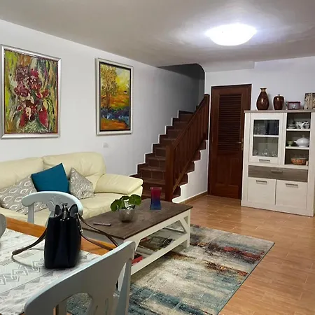 By Estrella Del Norte